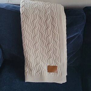 VINCE Cream Cashmere Blend Cable Knit Throw Blanket with Leather Patch